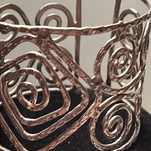 Br24. Silver colored cuff bracelet. - Picture 5 of 5